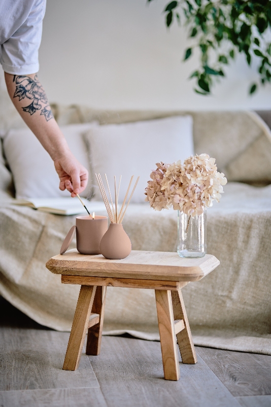 Aery Moroccan Rose reed diffuser with notes of rose, patchouli, and musk